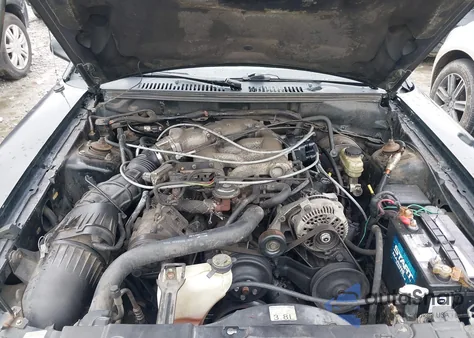 2000 Ford Mustang из США, поврежденный, VIN 1FAFP4048YF130056